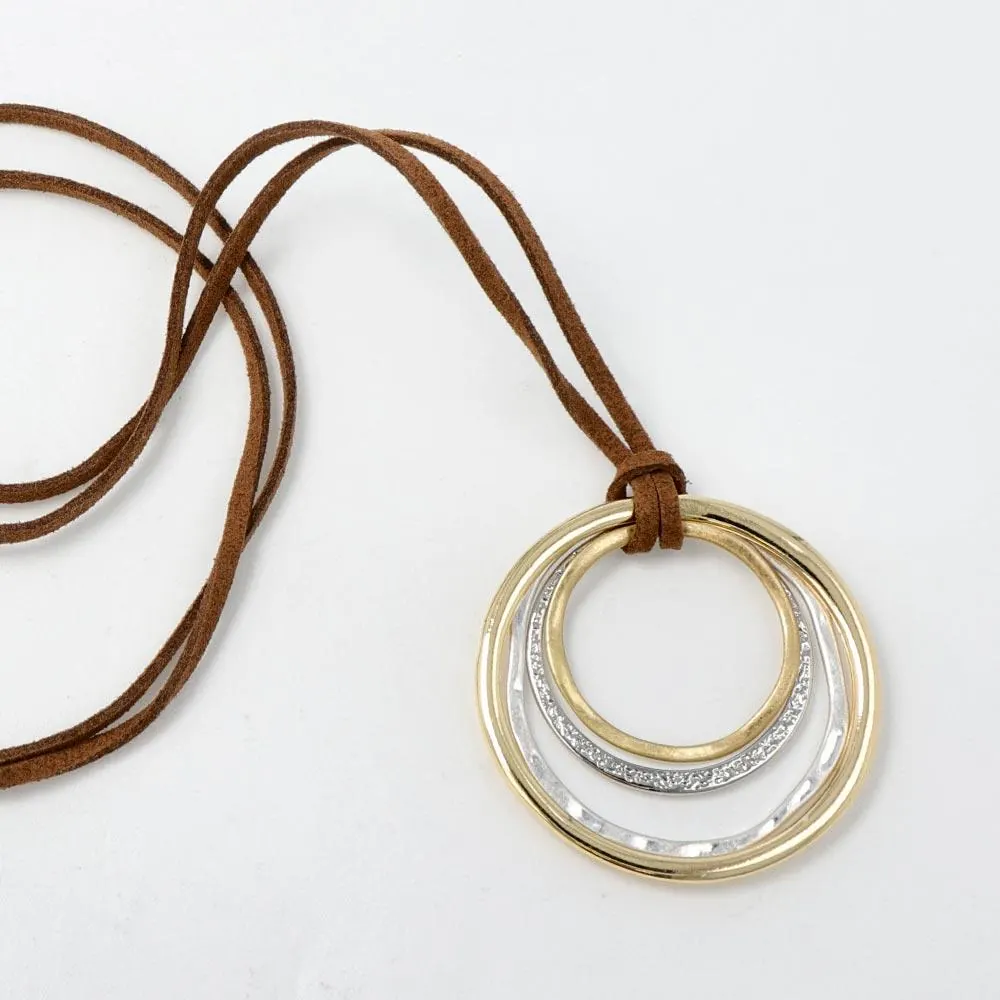 Wholesale necklaces and pendant styles from BSTKOI.