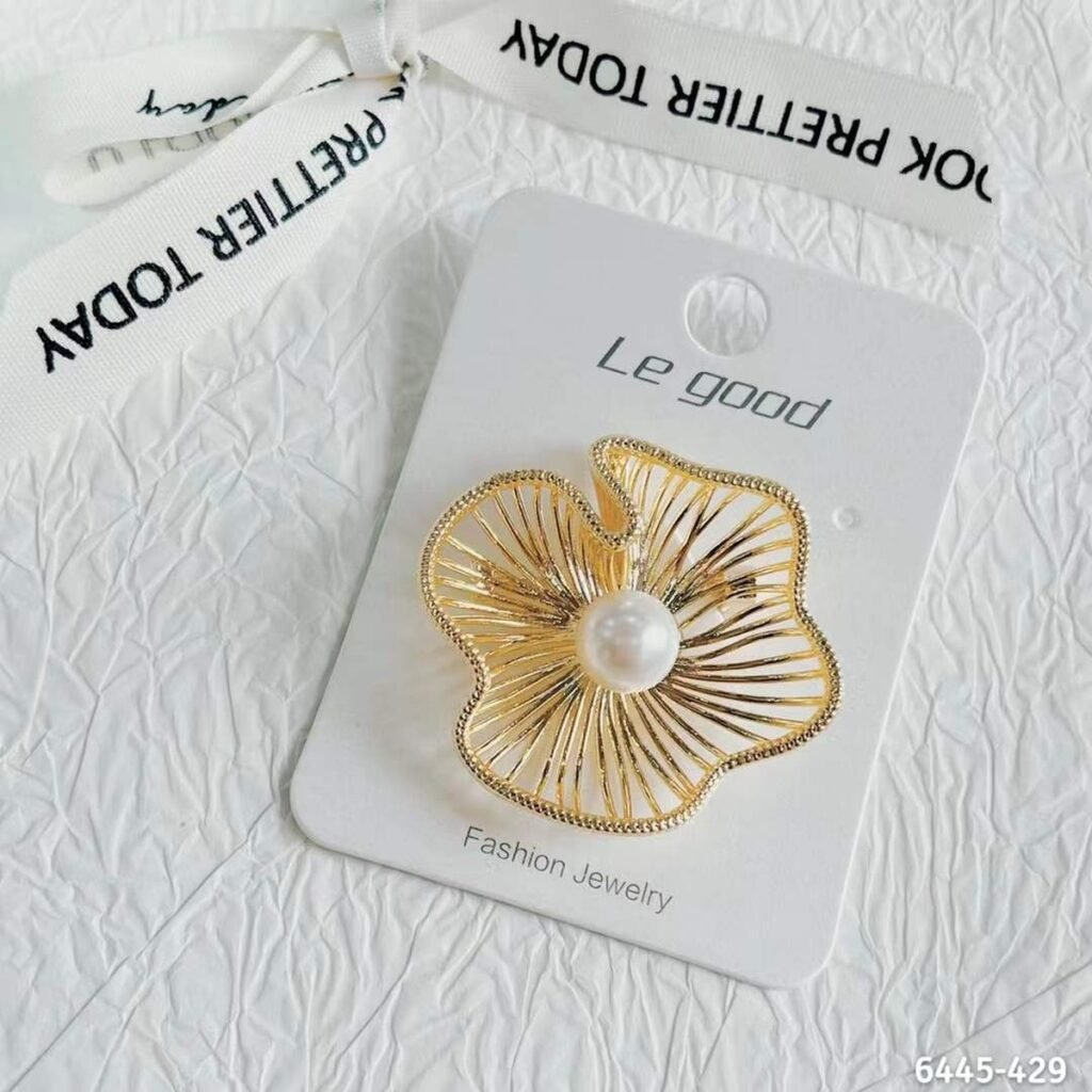 Brooch Product 0006