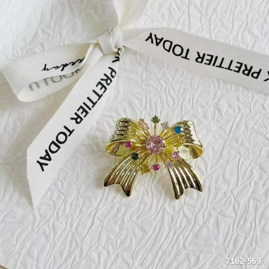 Brooch Product 0010