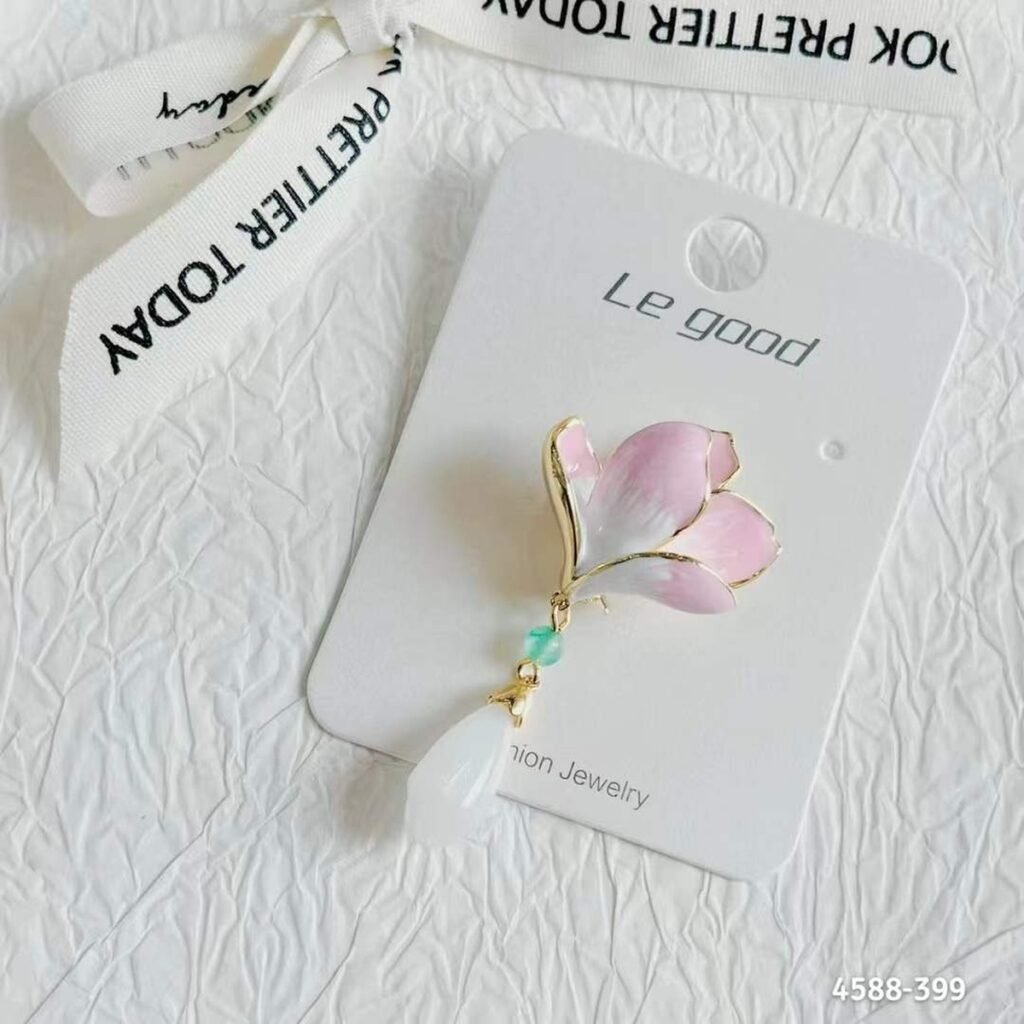 Brooch Product 0014